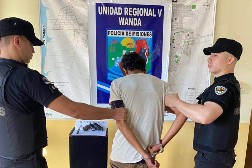 WANDA: Detenido tras intentar asaltar a una pareja con un arma de utilería y atacar a la Policía