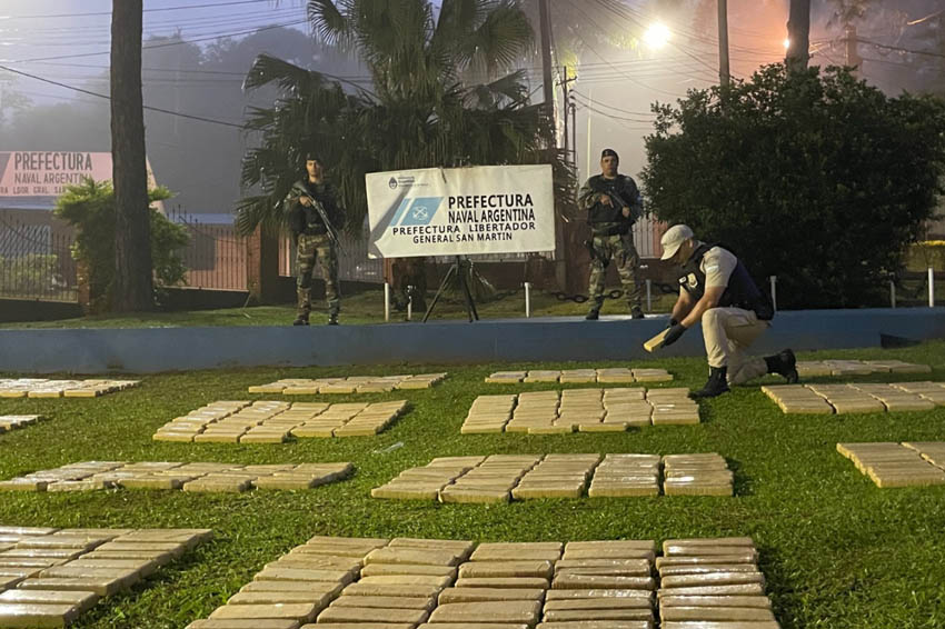 Prefectura incautó más de una tonelada de droga sobre la ribera del Paraná