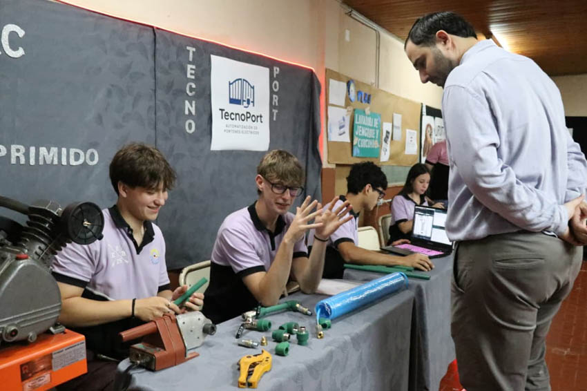 ALEM: La EPET N.º 9 presentó sus proyectos anuales en la Expo 2025